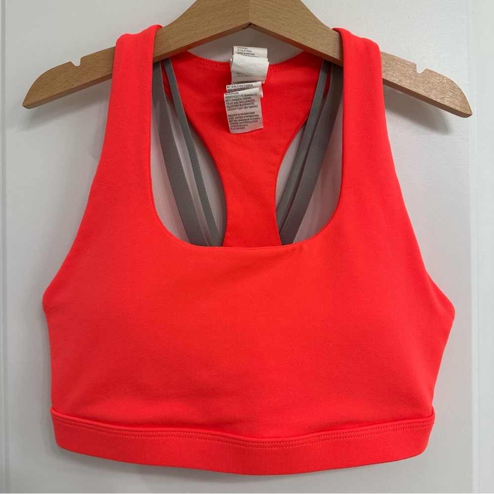 Fabletics Medium Impact Racerback Sports Bra XXS in Orange-Red Removable Pads